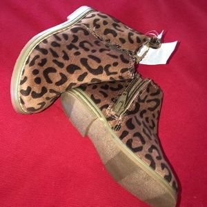 Gap Toddler leopard booties